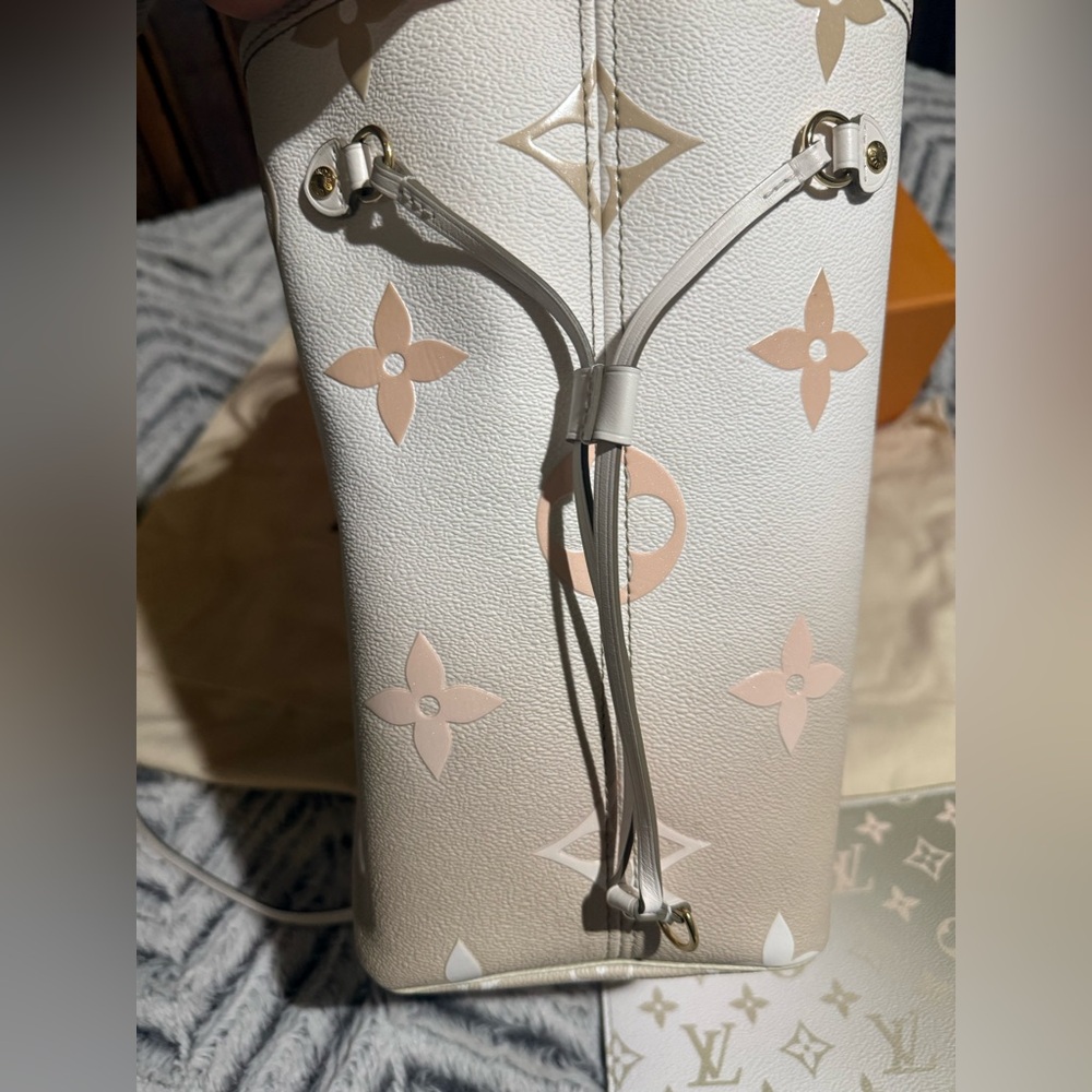 Louis Vuitton Limited Edition “Spring In The City” Khaki MM - Picture 6 of 14